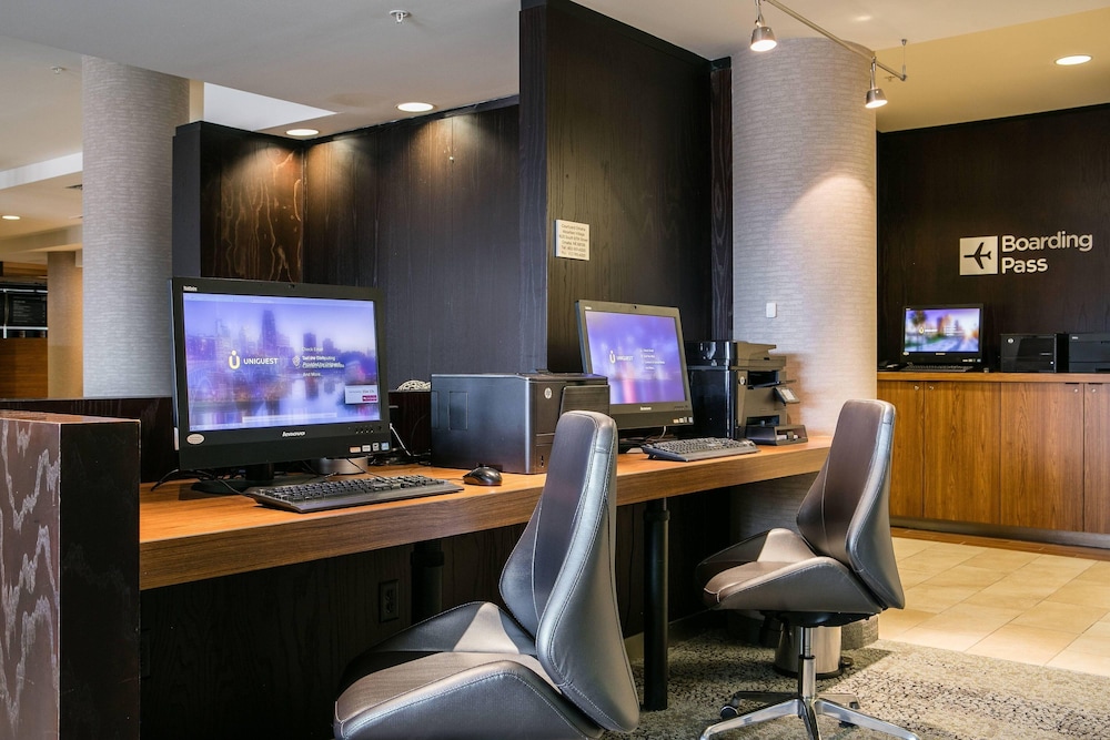 Courtyard Marriott Aksarben Village 39/50