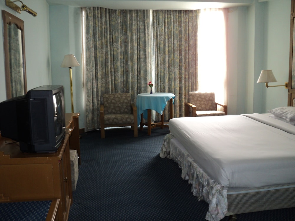 Diamond River Ping Petch Ngam Hotel 23/52