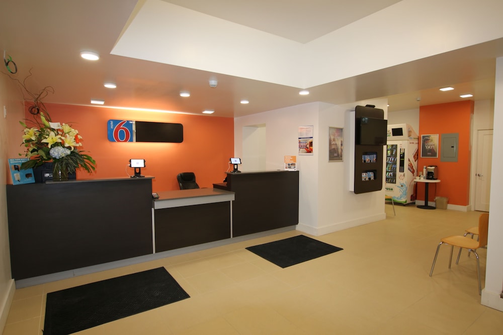 Lobby at Motel6 Moncton, NB, MONCTON
