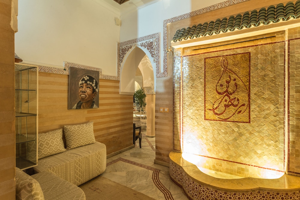 RIAD NASREEN 37/76