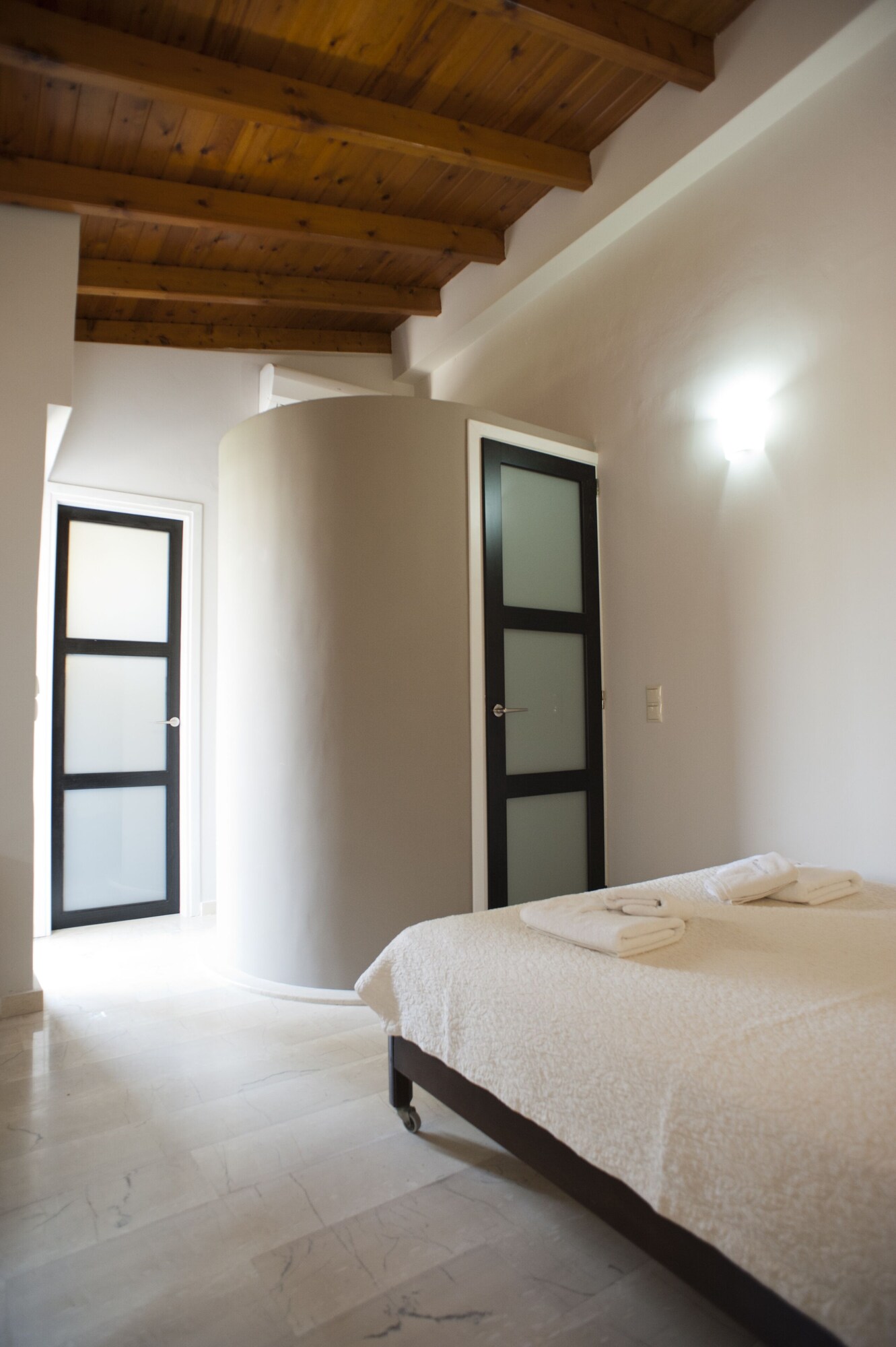 Maisonette, Family, Queen Bed, 2 Sofa, Corner