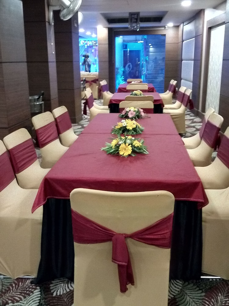 Hotel Orchid 23/26