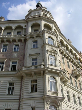 RIVERVIEW PALACE APARTMENTS photo5