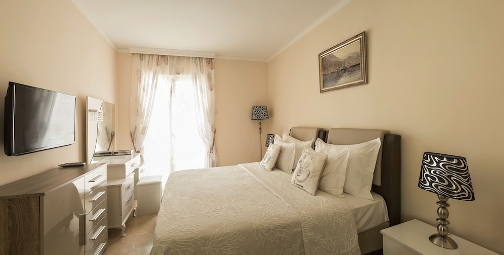 Hotel Azimut 14/50