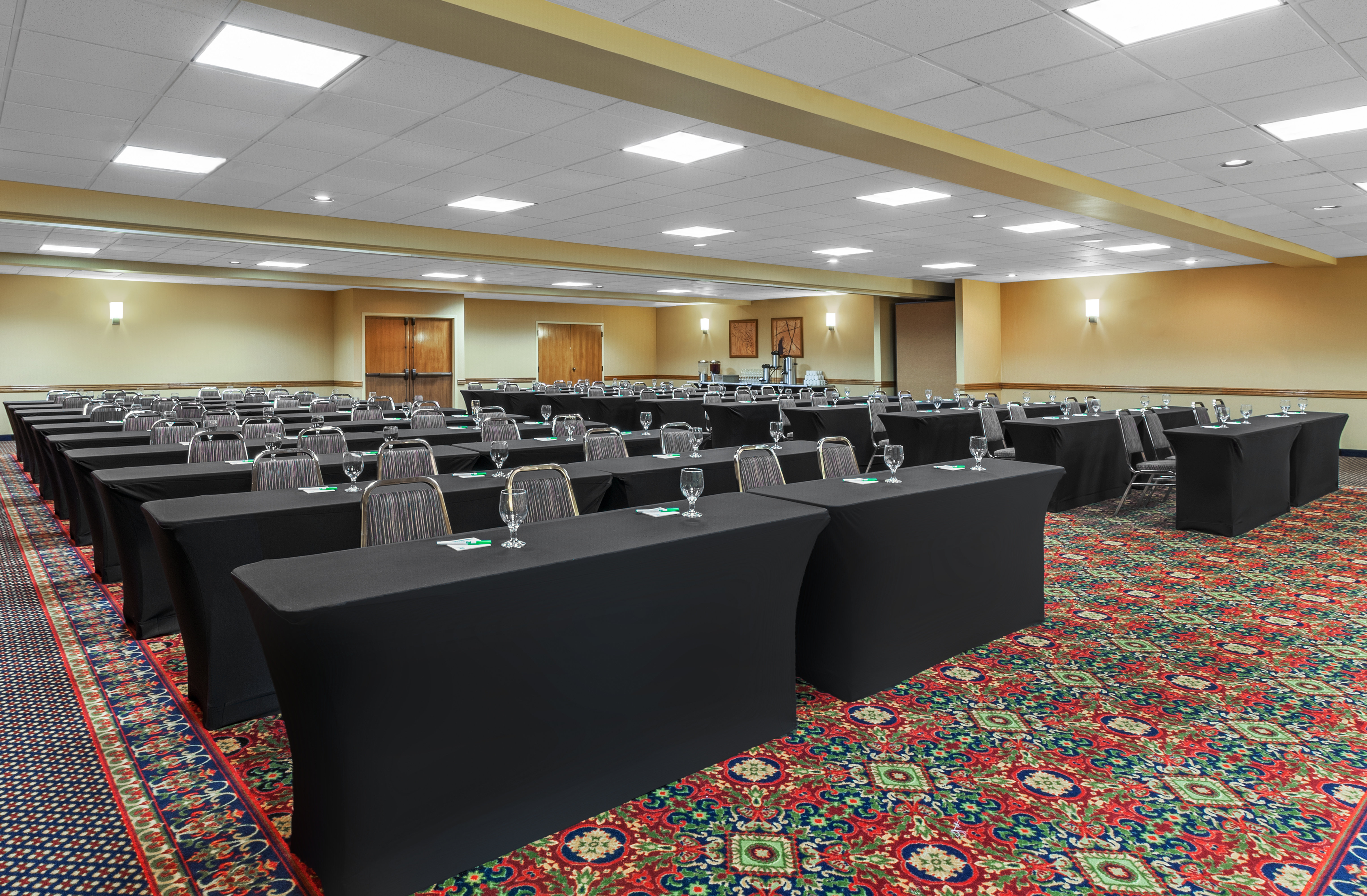 Holiday Inn Hotel And Suites Springfield I 44 67/77