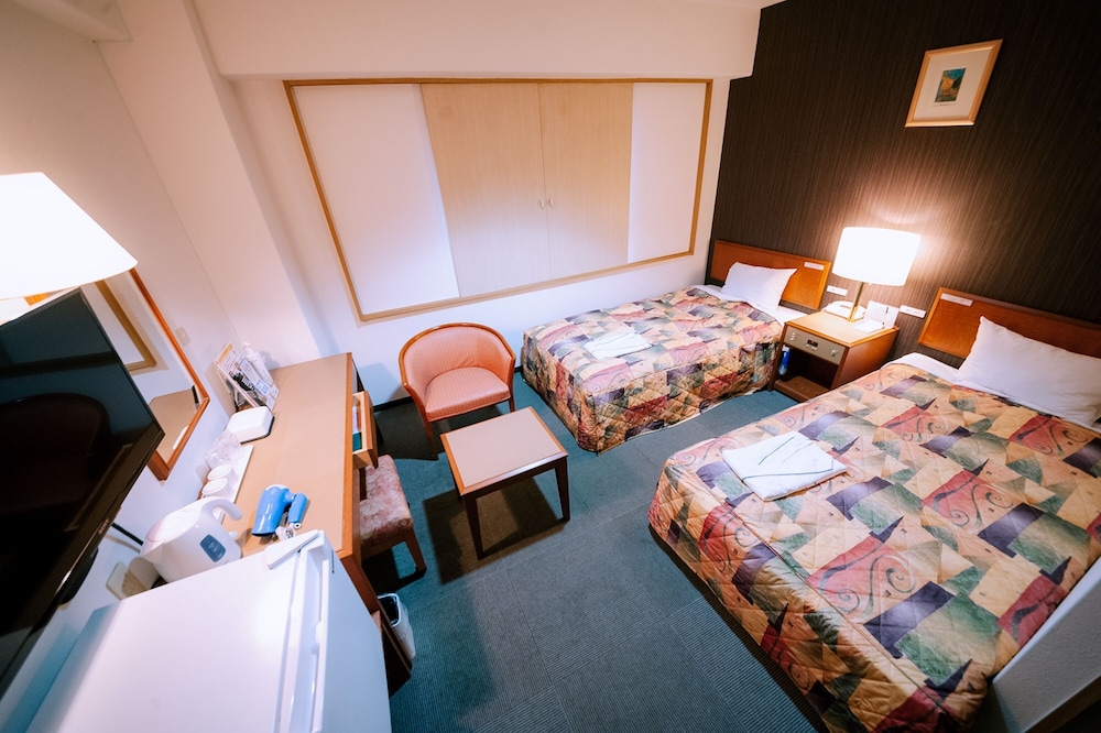 ROOM, TWIN BEDS, SMOKING