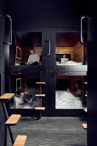 Capsule Hotel Montreal 16/28