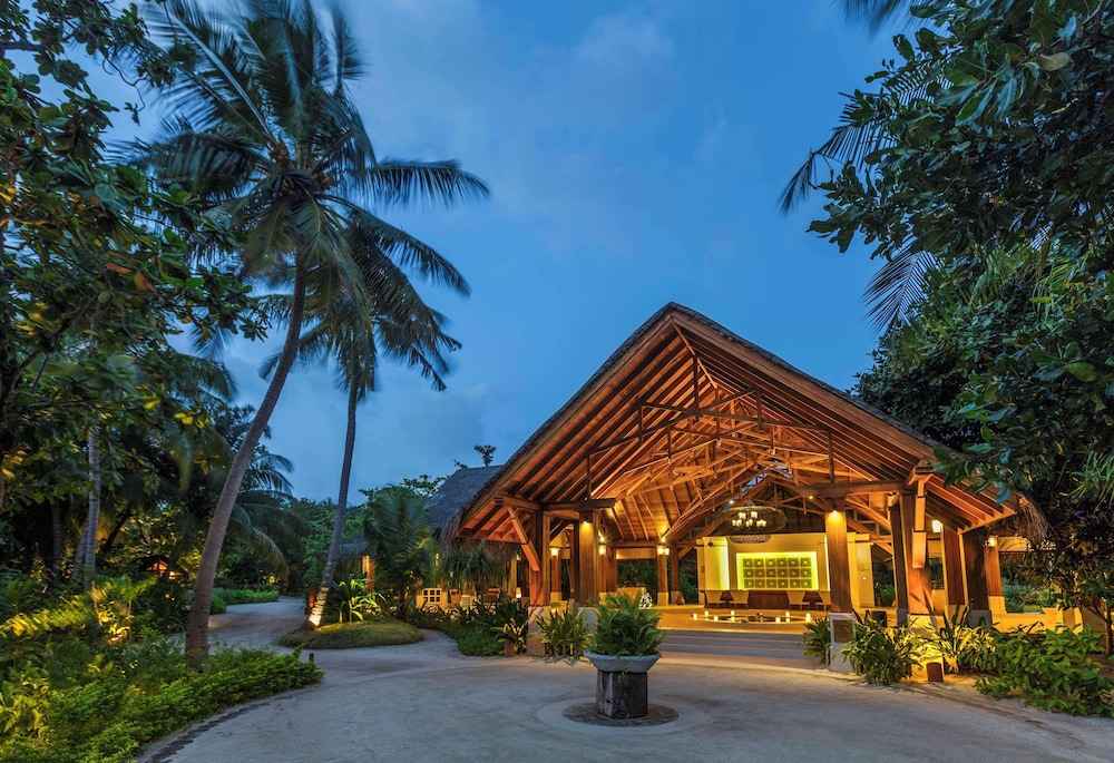 Dusit Thani Maldives 7/66