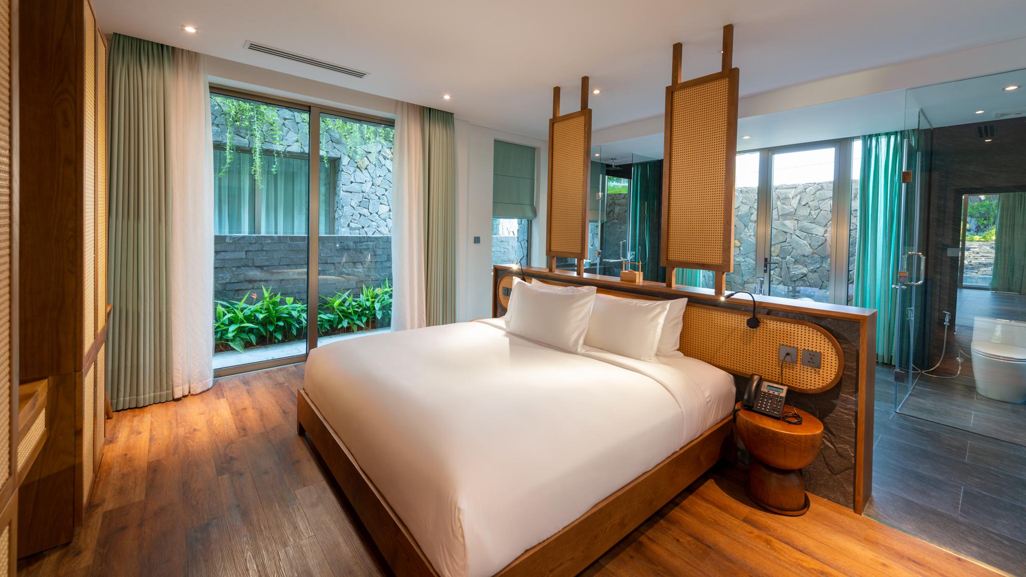 2 Bedrooms, Vip, Villa, 2 King Beds, Living Area
