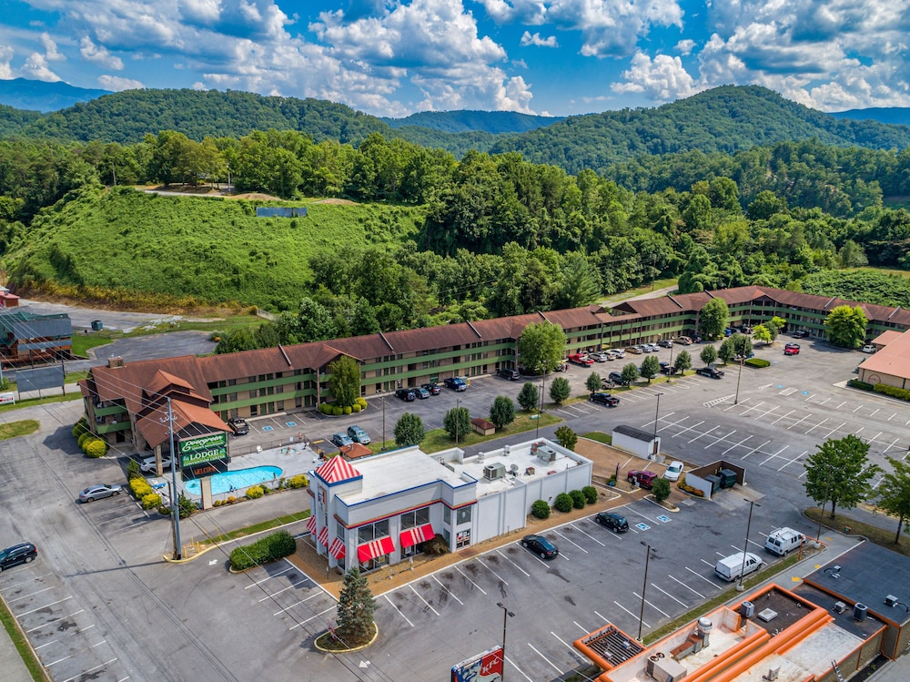 Days Inn by Wyndham Pigeon Forge Parkway 45/48