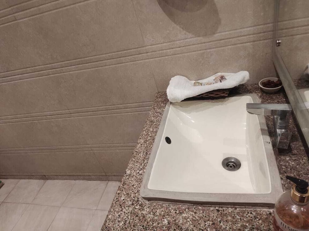 Hotel Stay At Green View 46/47