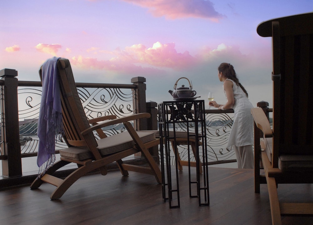 Anantara Riverside Bangkok Resort 22/43