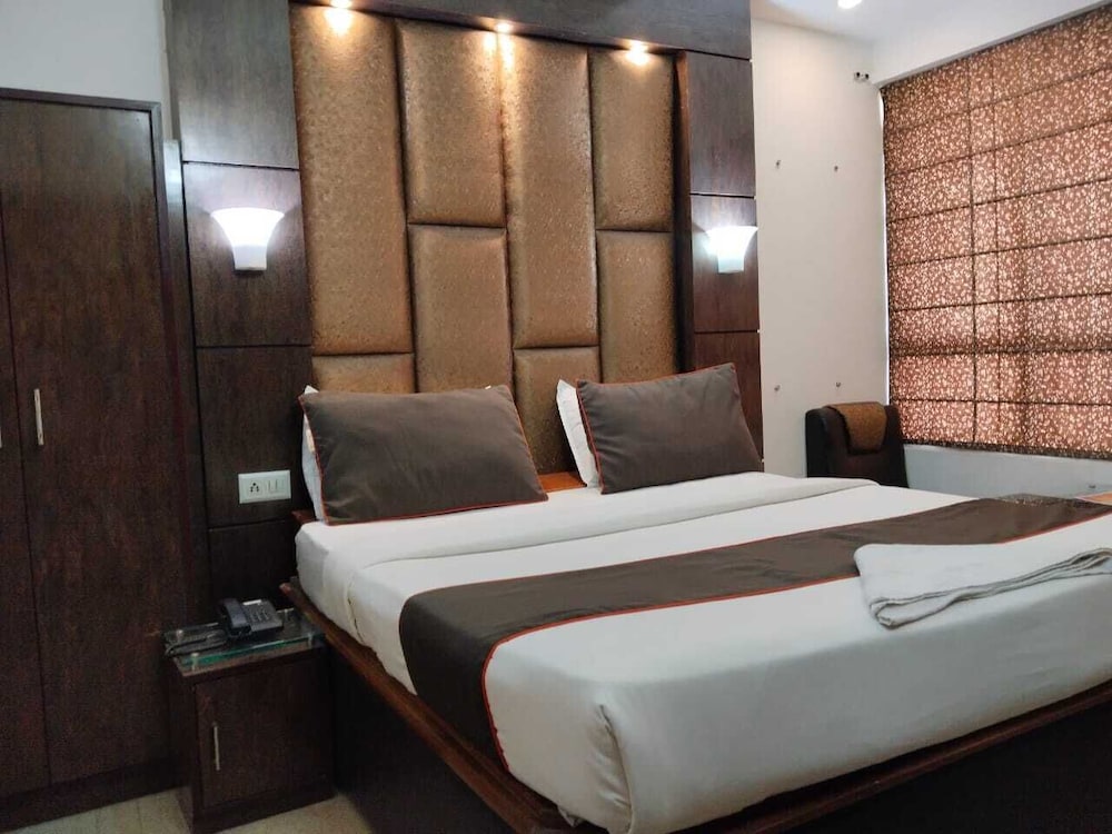 Hotel U. R. 20/40