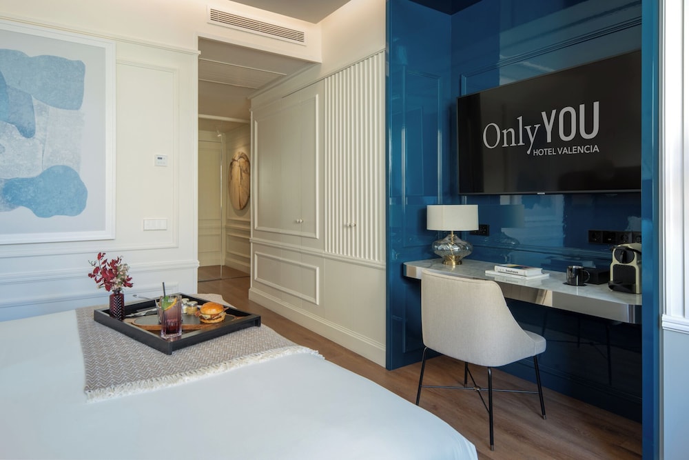 Only YOU Hotel Valencia (ex Ayre Astoria Place) 64/72