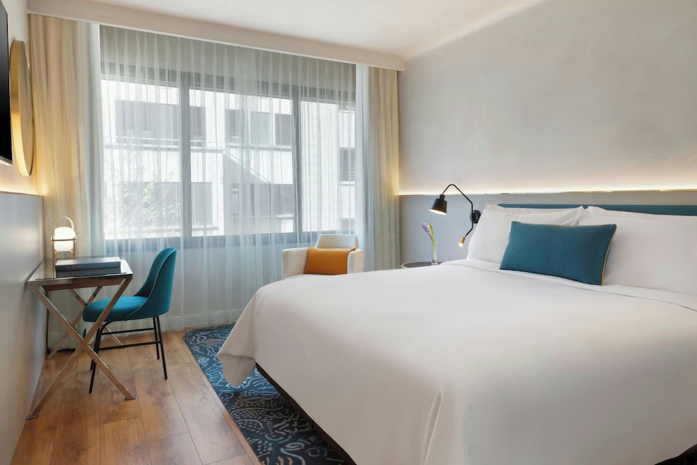 Room at Renaissance Barcelona Hotel, BARCELONA