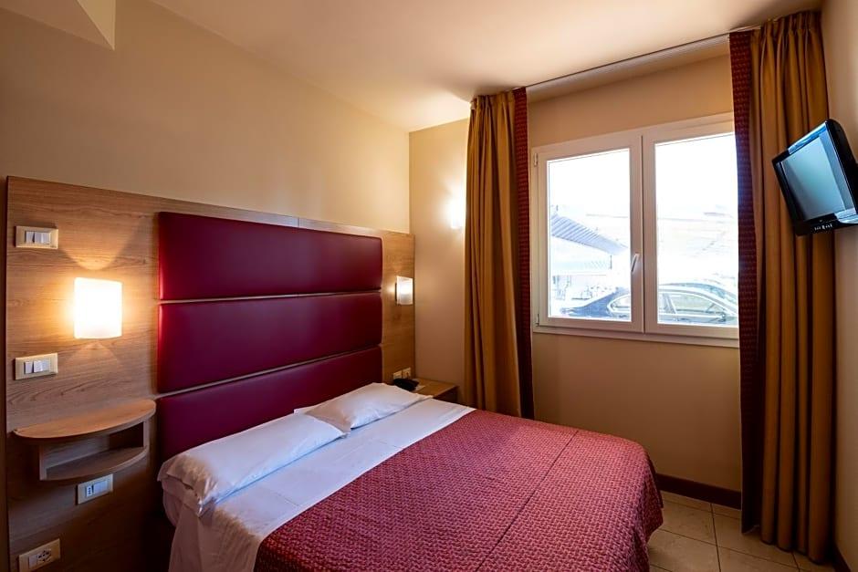 HOTEL MONDIAL 27/63