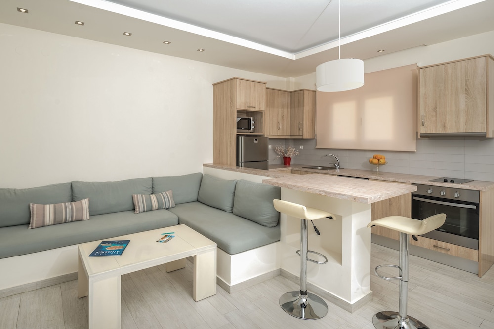 Erietta Aparthotel 24/49
