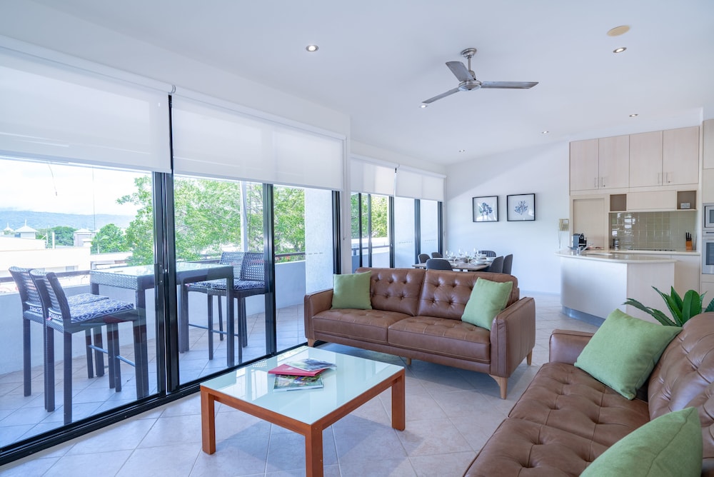 Saltwater Luxury Apartments 16/40