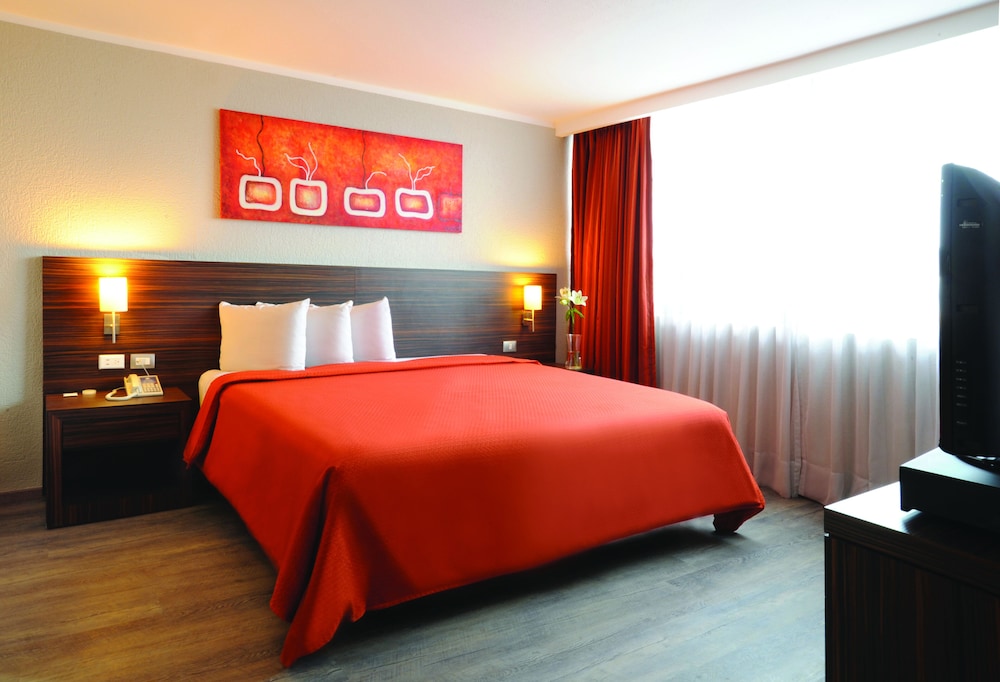 ROOM, SINGLE, KING BED