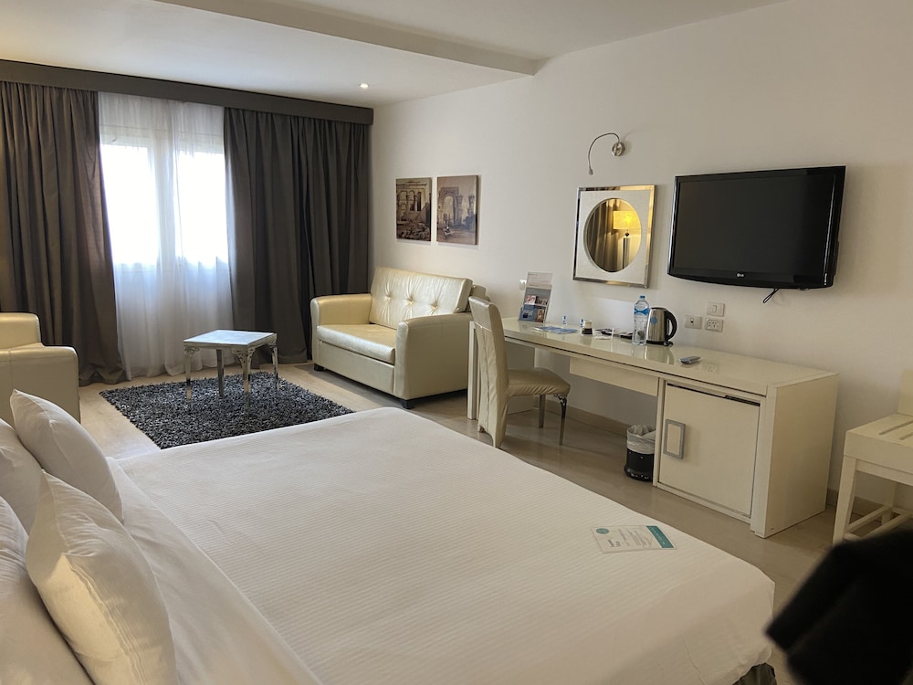 Barcelo Cairo Pyramids Hotel 16/50