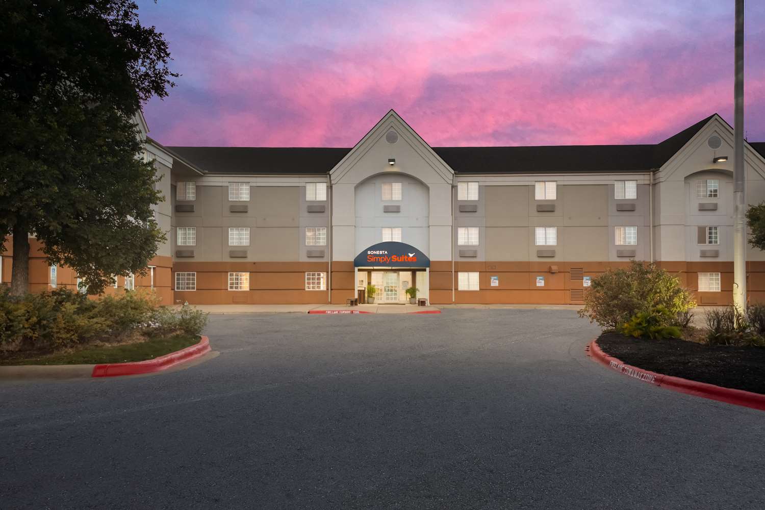 Sonesta Simply Suites Austin South 5/20