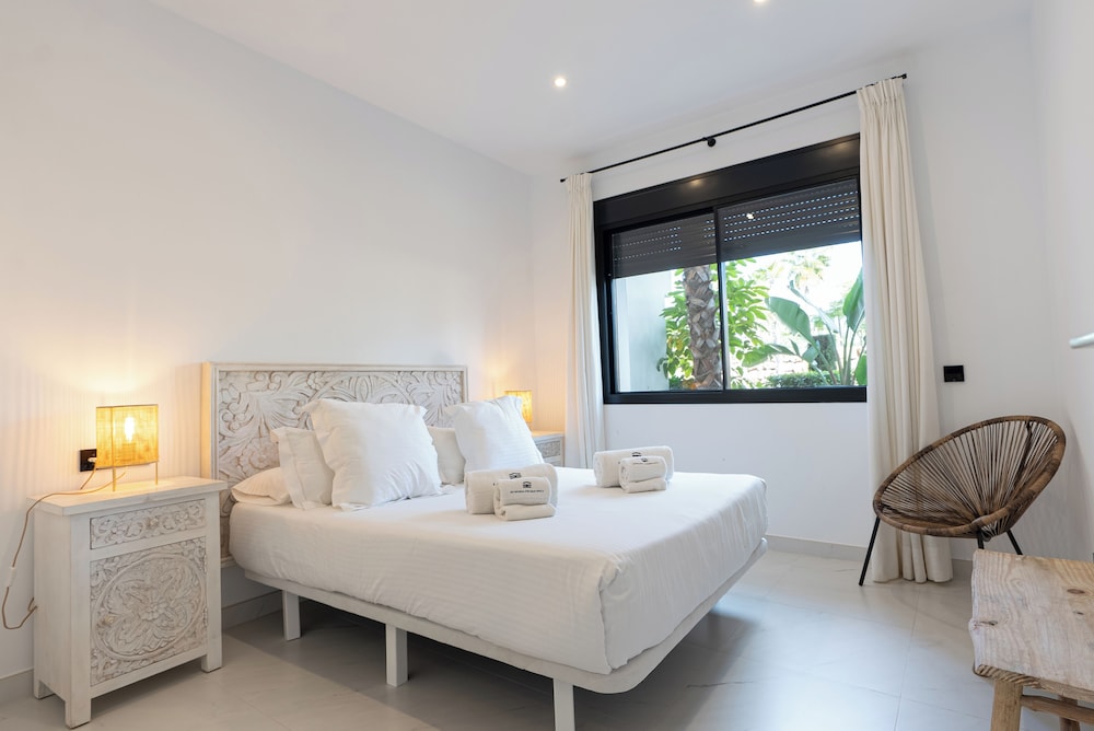 ESTEPONA HOLIDAY HILLS 14/50