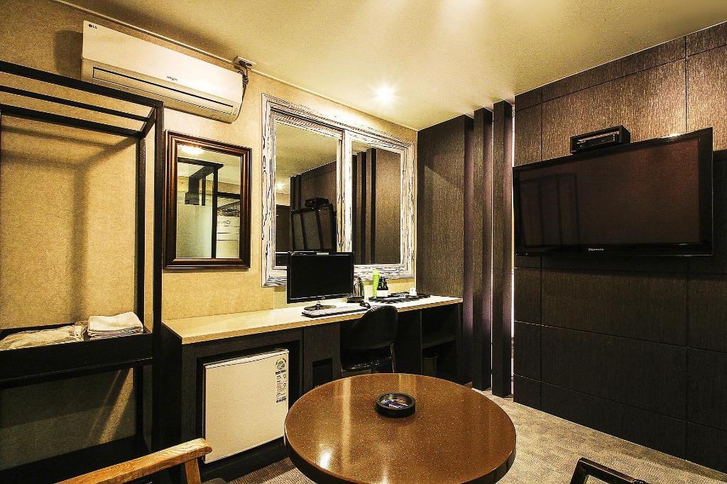 Two Heart Hotel Gimhae 42/55