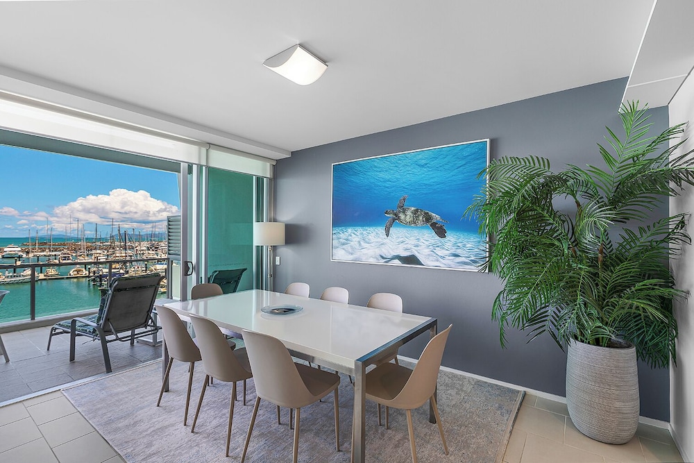 Peninsula Airlie Beach 40/50