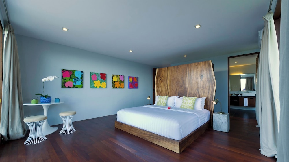 Malimbu Cliff Villa 13/56