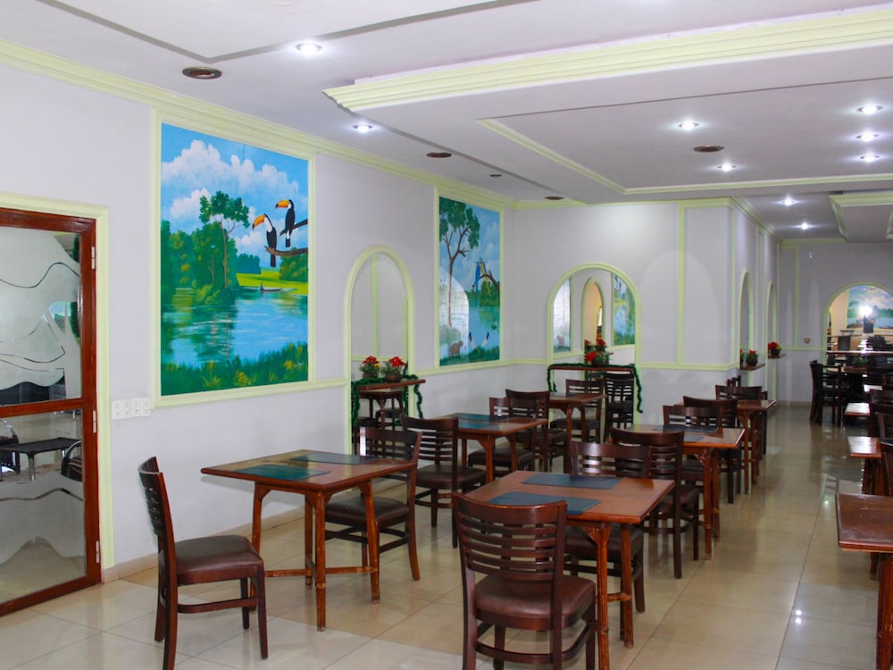 BANDEIRANTE PANTANAL HOTEL 30/48
