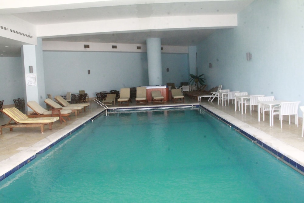 LE VENDOME HOTEL 42/47