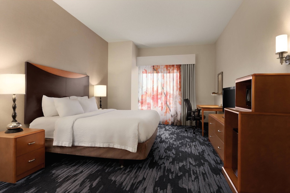 Fairfield Inn And Suites Tupelo 14/44