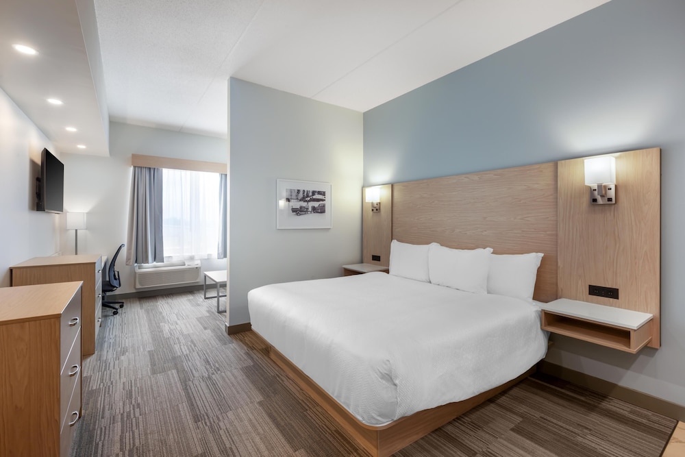 Best Western Plus Kawartha Lakes Hotel & Suites 11/52
