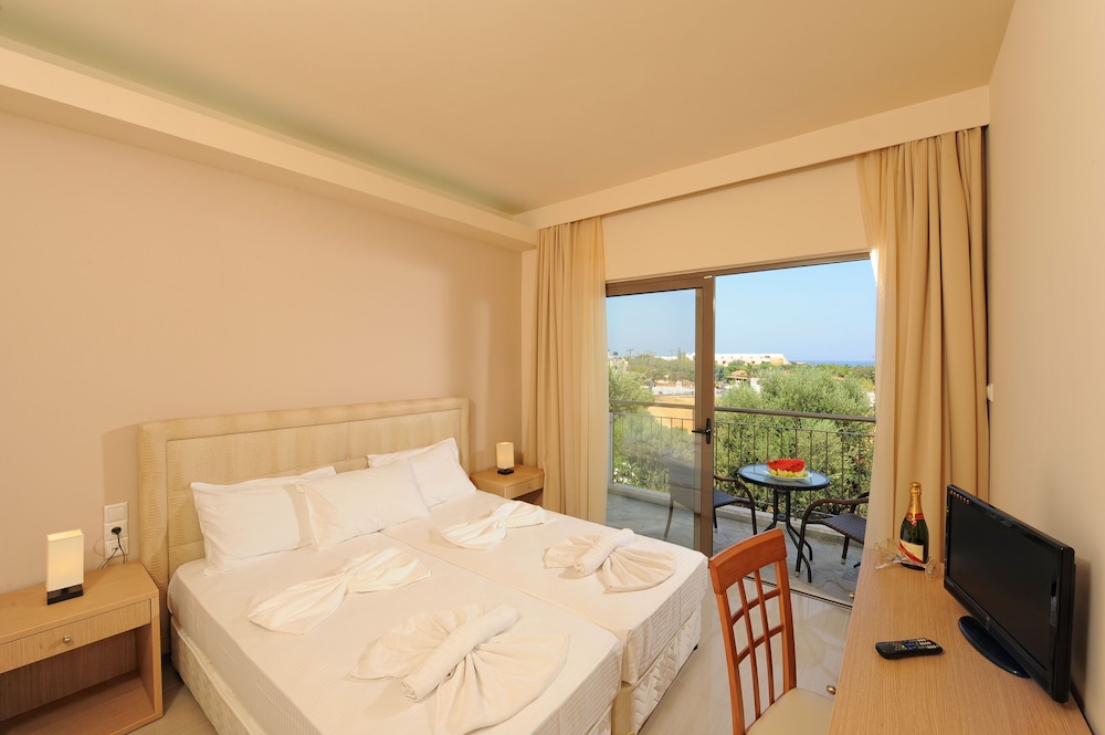 Oasis Beach Hotel - Adult Only 9/50
