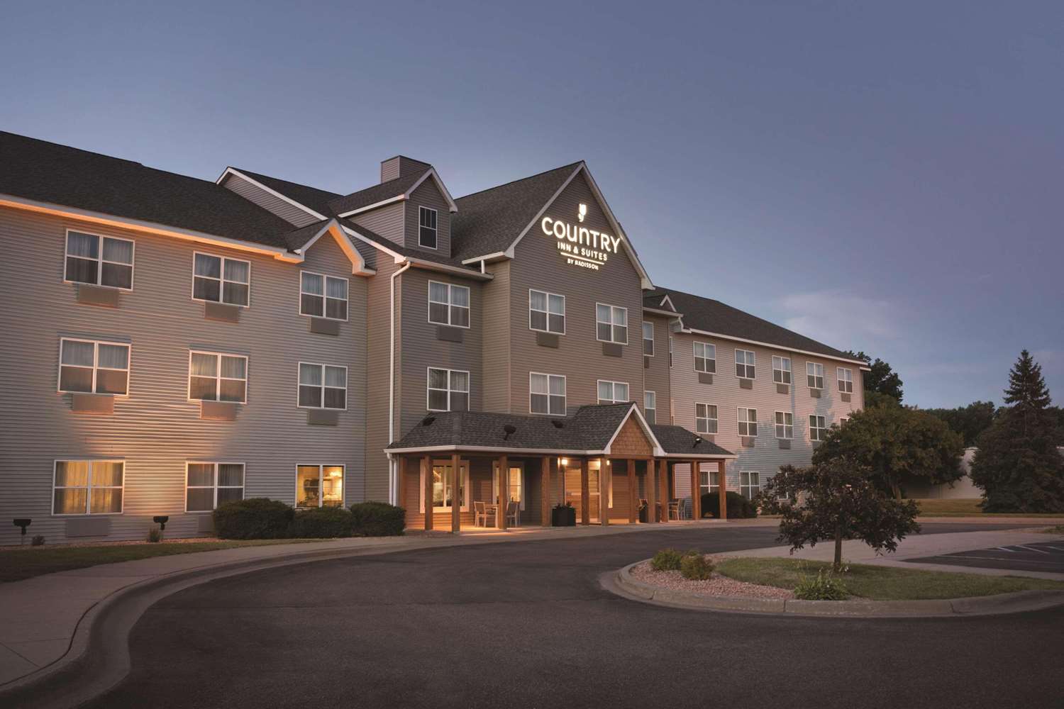 Country Inn & Suites by Radisson, Brooklyn Center, MN 4/30