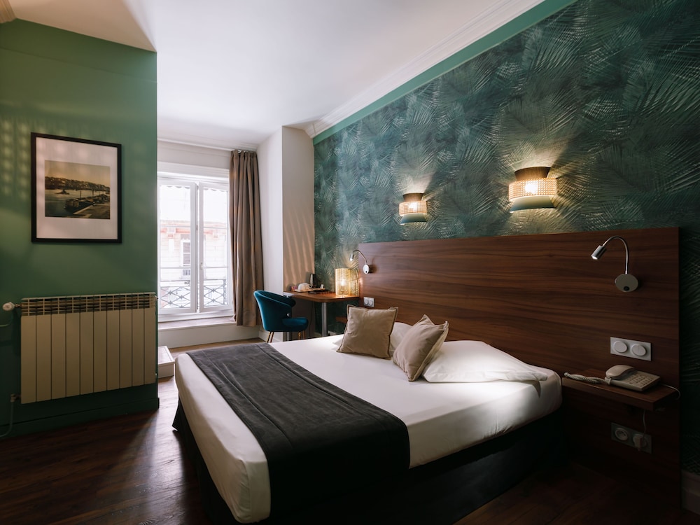 Hotel Du Dauphin 30/55