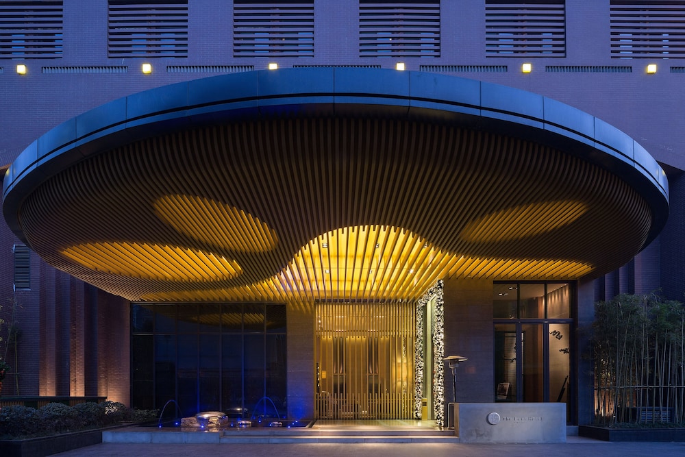The East Hotel 2/50