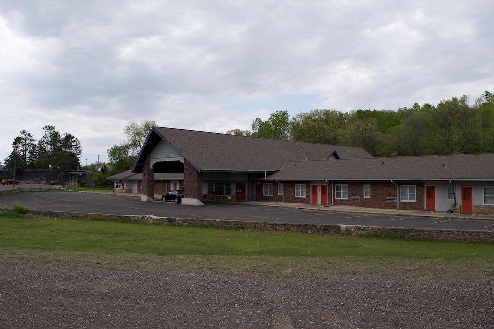 The Dalles House Motel 4/68