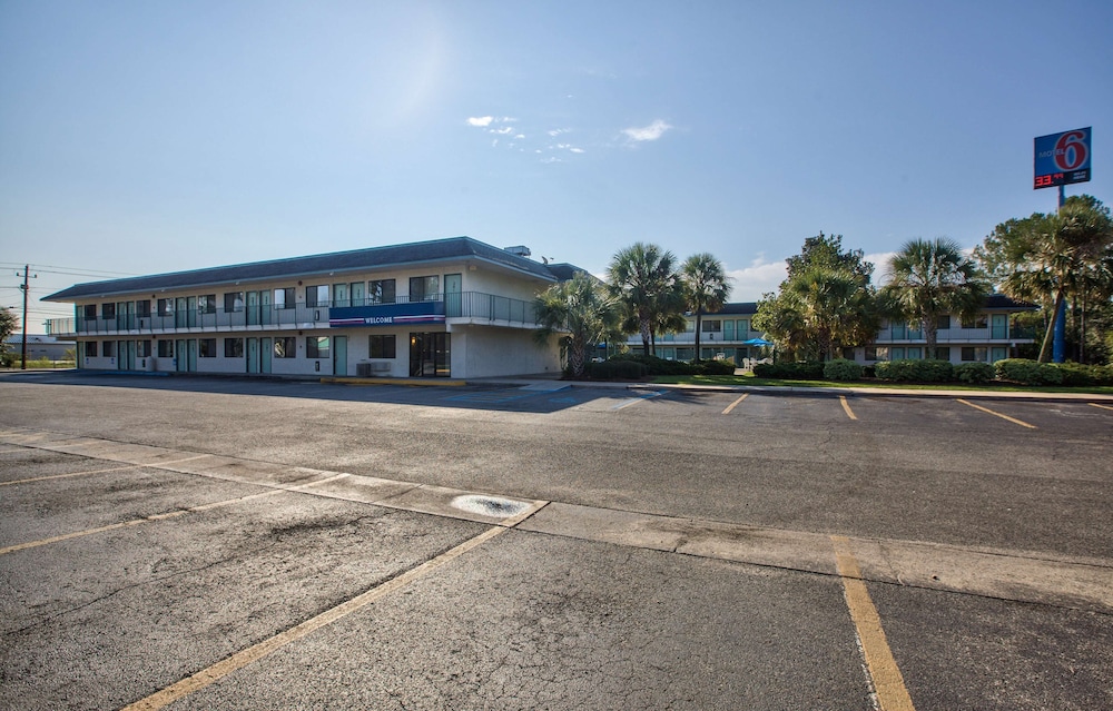 Motel6 Valdosta, GA - University 42/49