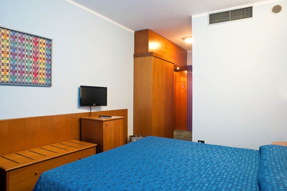 Hotel Gardenia 11/57