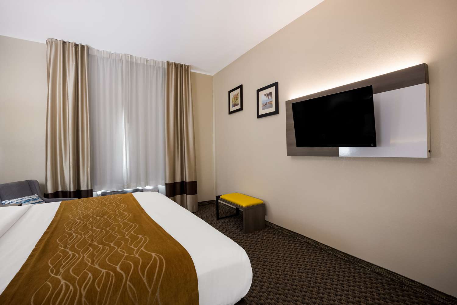غرفة بسرير كينج، Comfort Inn & Suites Midway - Tallahassee West 2/4