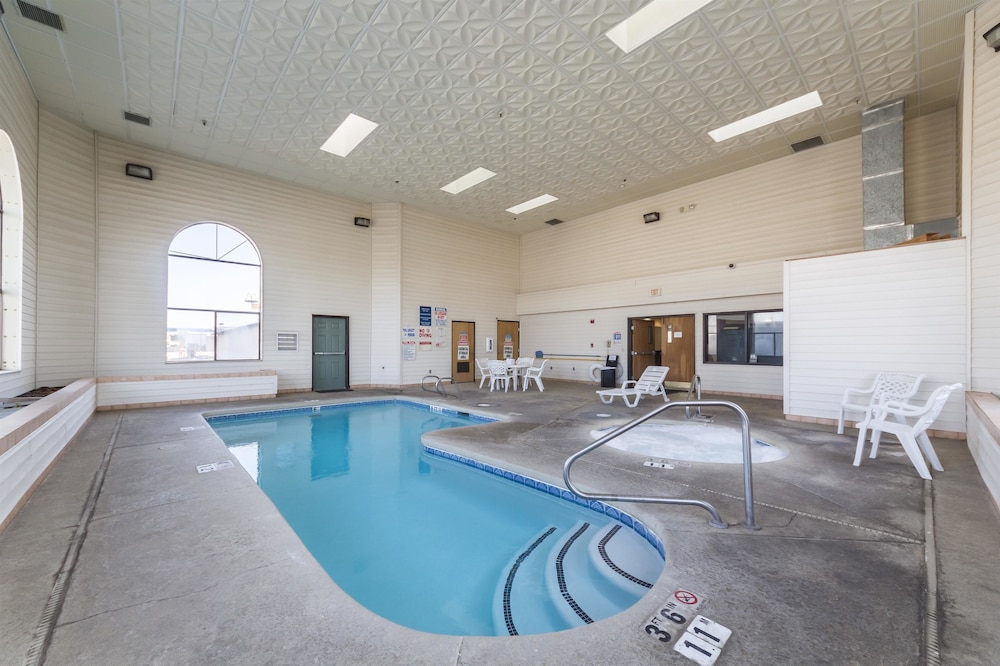 Quality Inn & Suites Junction, TX 2/30