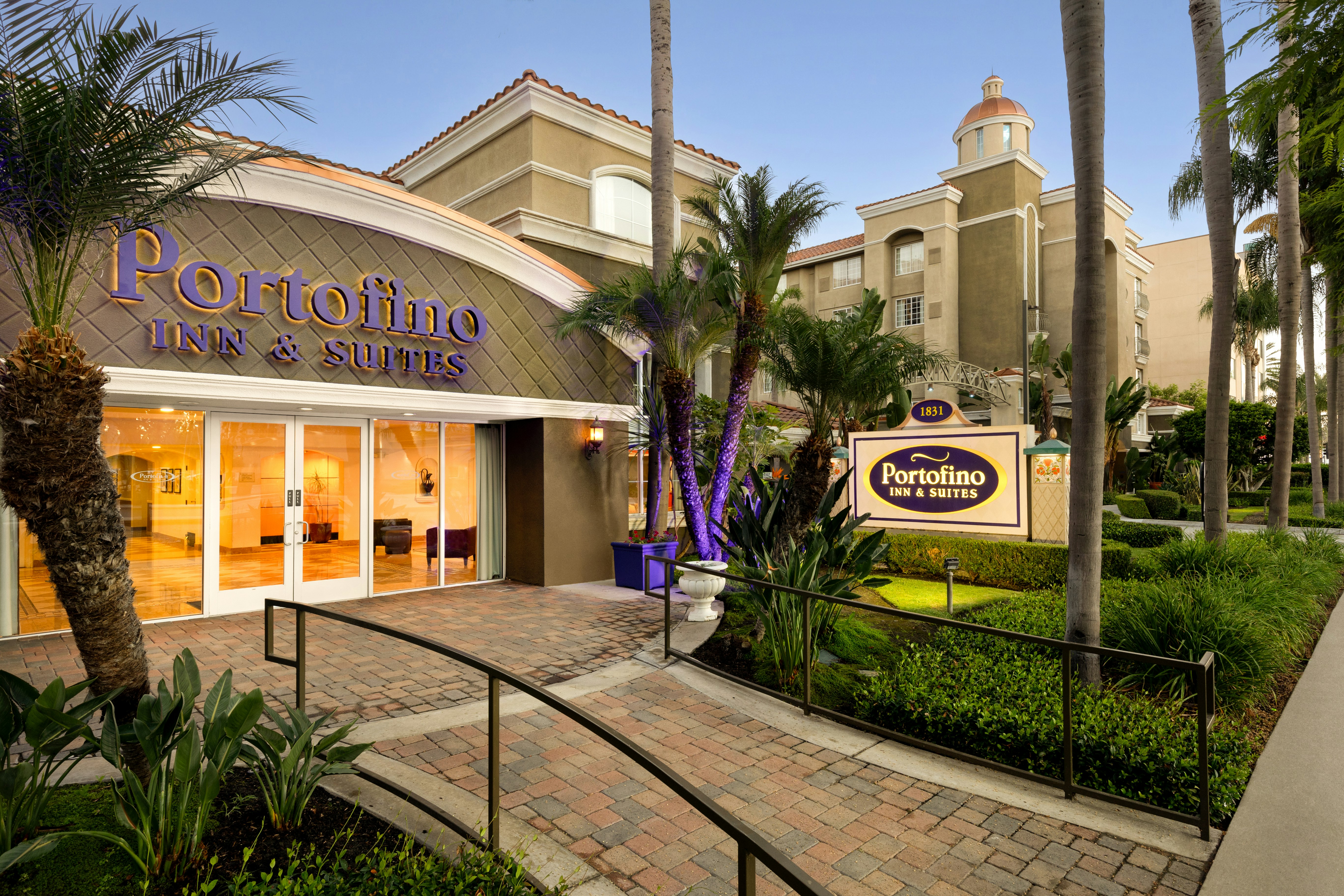 Anaheim Portofino Inn and Suites in ANAHEIM - CA
