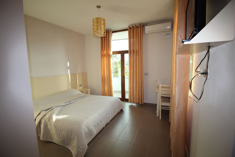 Hotel Piazza 15/50
