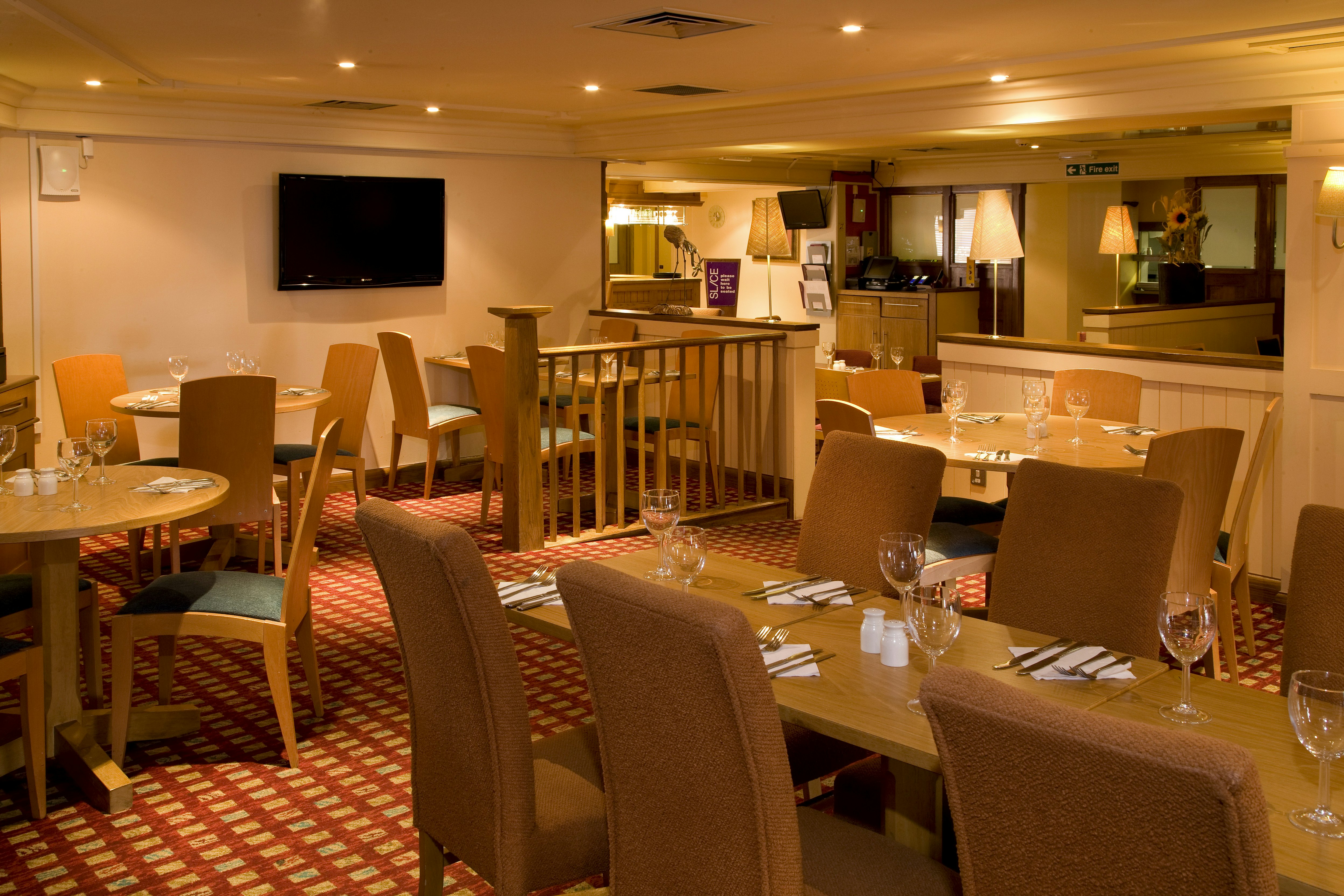 Premier Inn London Putney Bridge 27/30