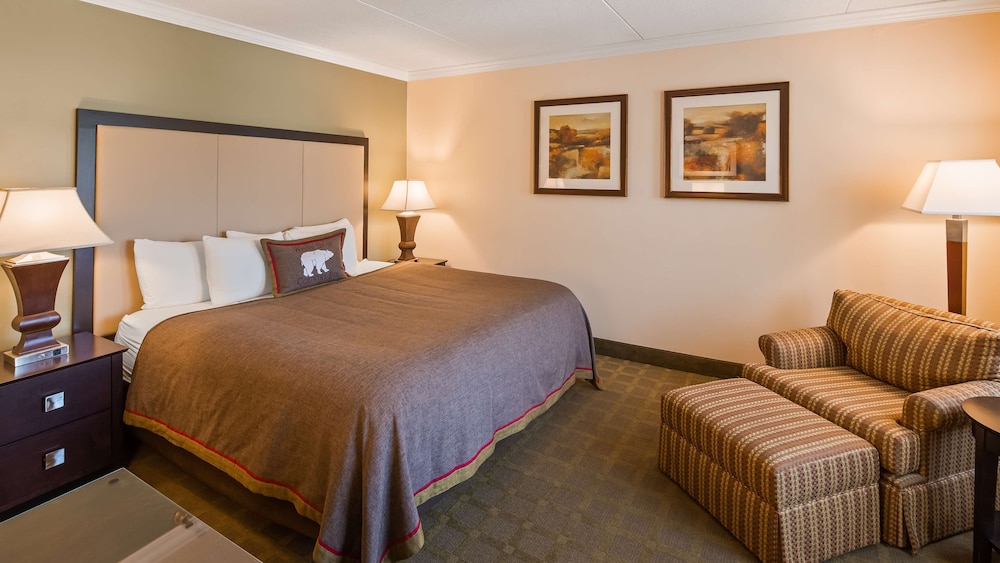 Best Western Plus White Bear Country Inn 14/47
