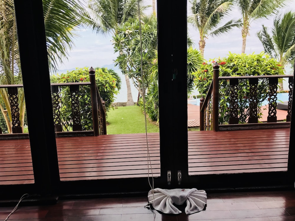 Erawan Villa Hotel 44/50
