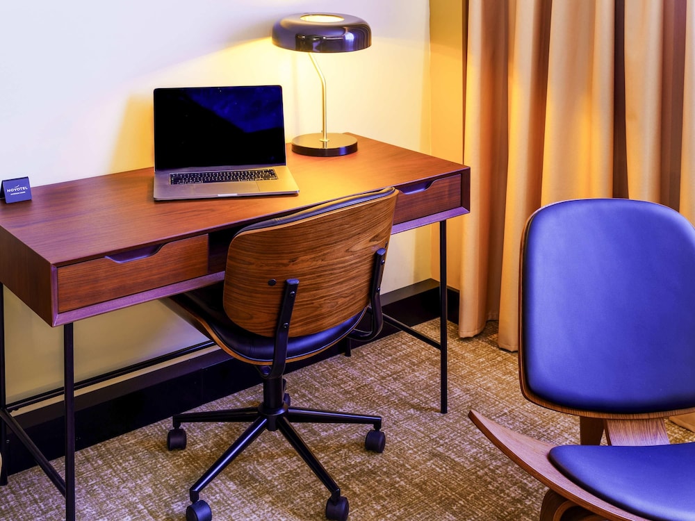 NOVOTEL AVIGNON NORD 37/48