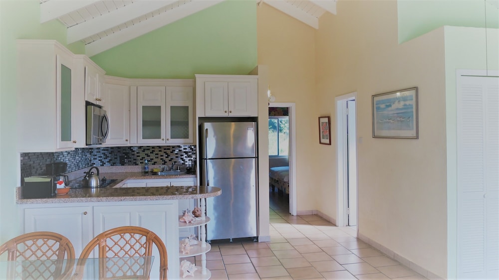 TIMOTHY BEACH RESORT 6/50