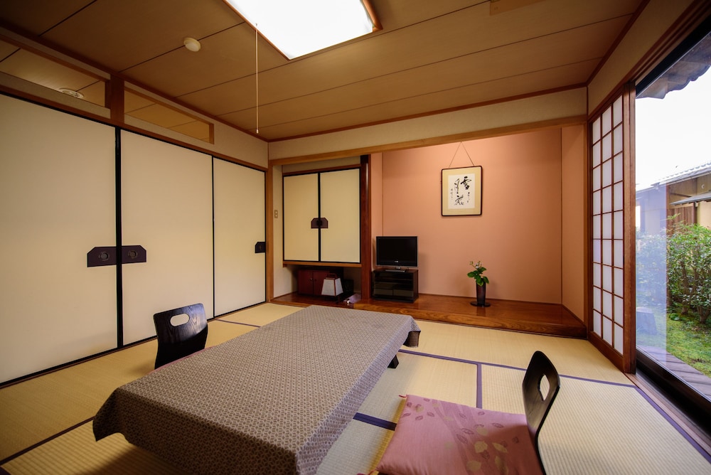 Yufuin Onsen Wafu Ryokan Tsuenosho 7/29